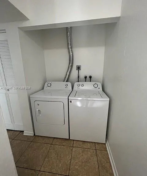 15153 NE 6th Ave #10 — Photo 3