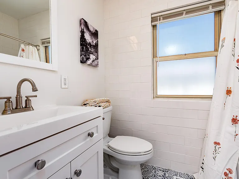 6026 Scanlan Ave — Photo 11