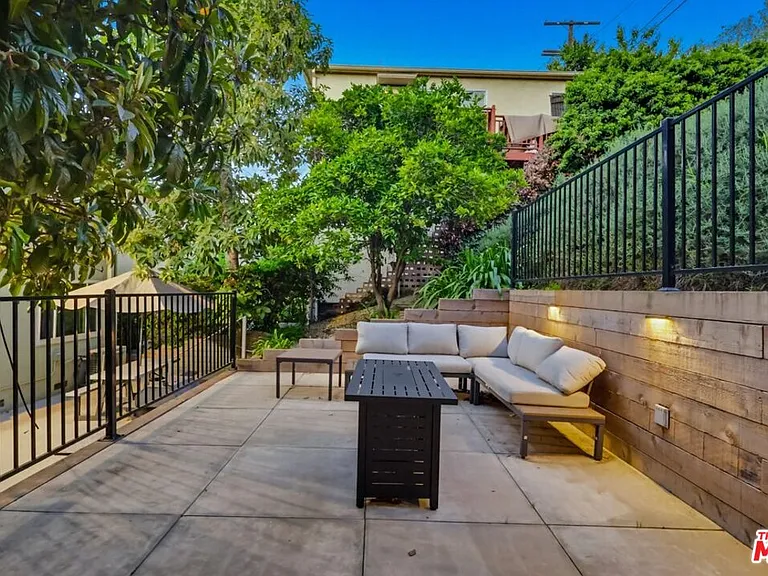 1828 Silver Lake Blvd — Photo 12