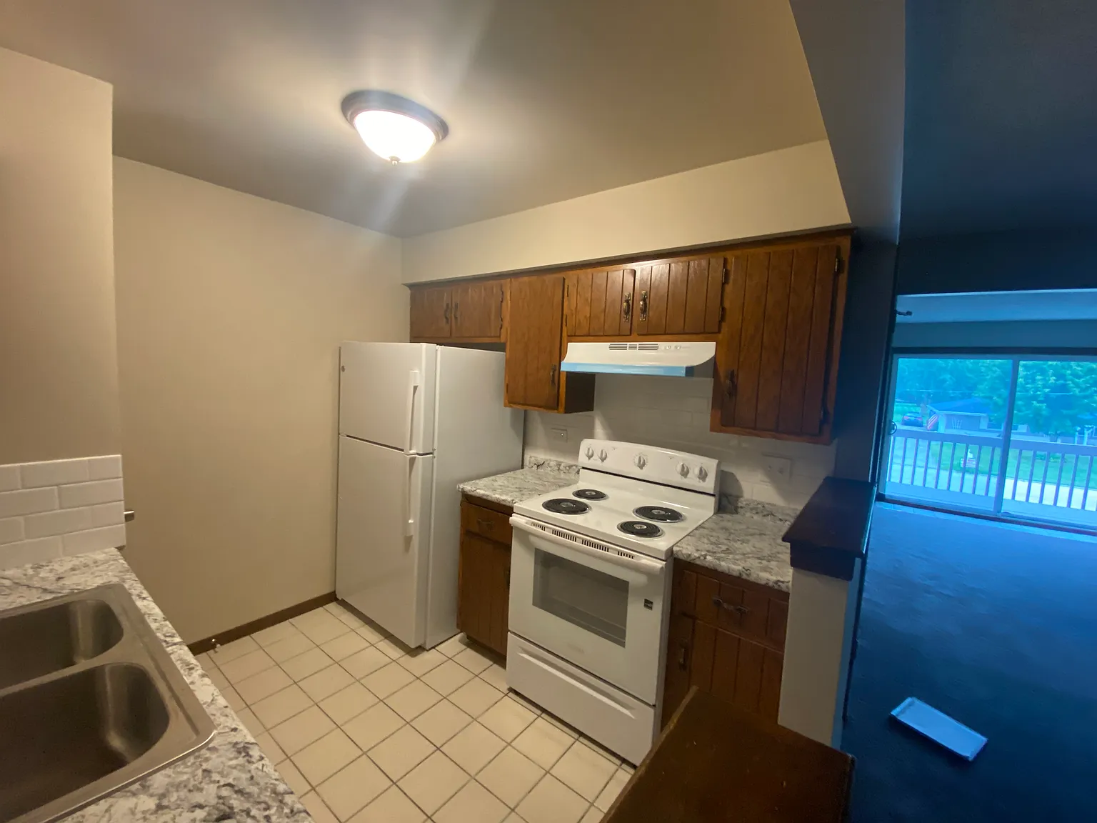 2 bed, 900 sqft, $1,850 — Photo 3