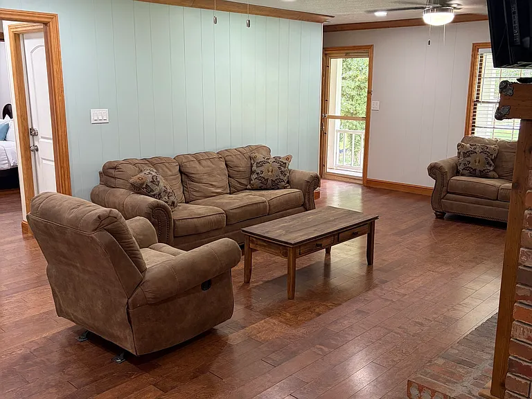 105 Braemar Dr — Photo 14
