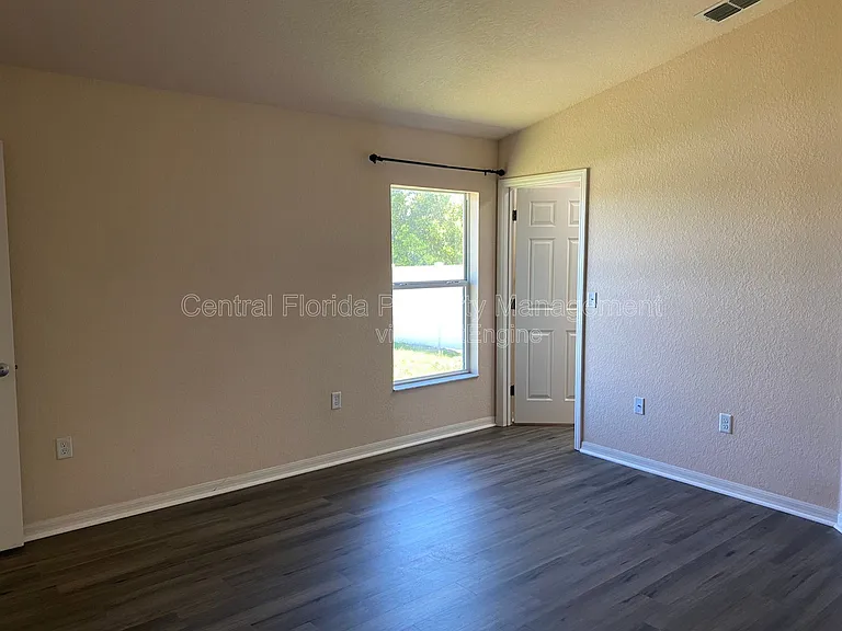 250 Highland Meadows Ct — Photo 11