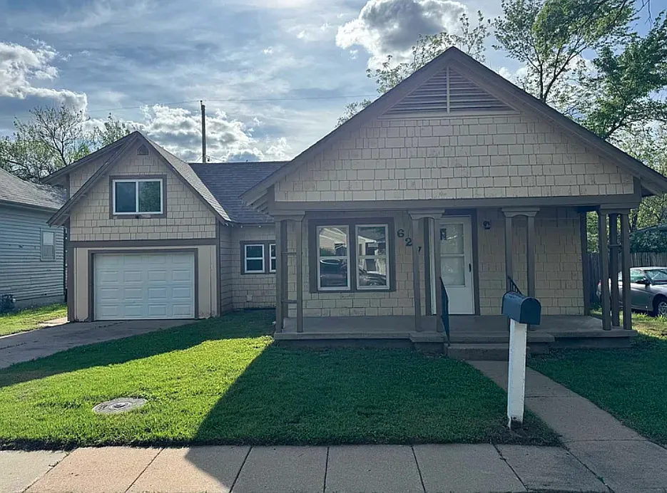 627 Houser Dr