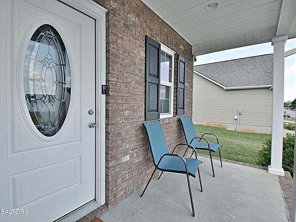 3rd image of 331 Kline Dr