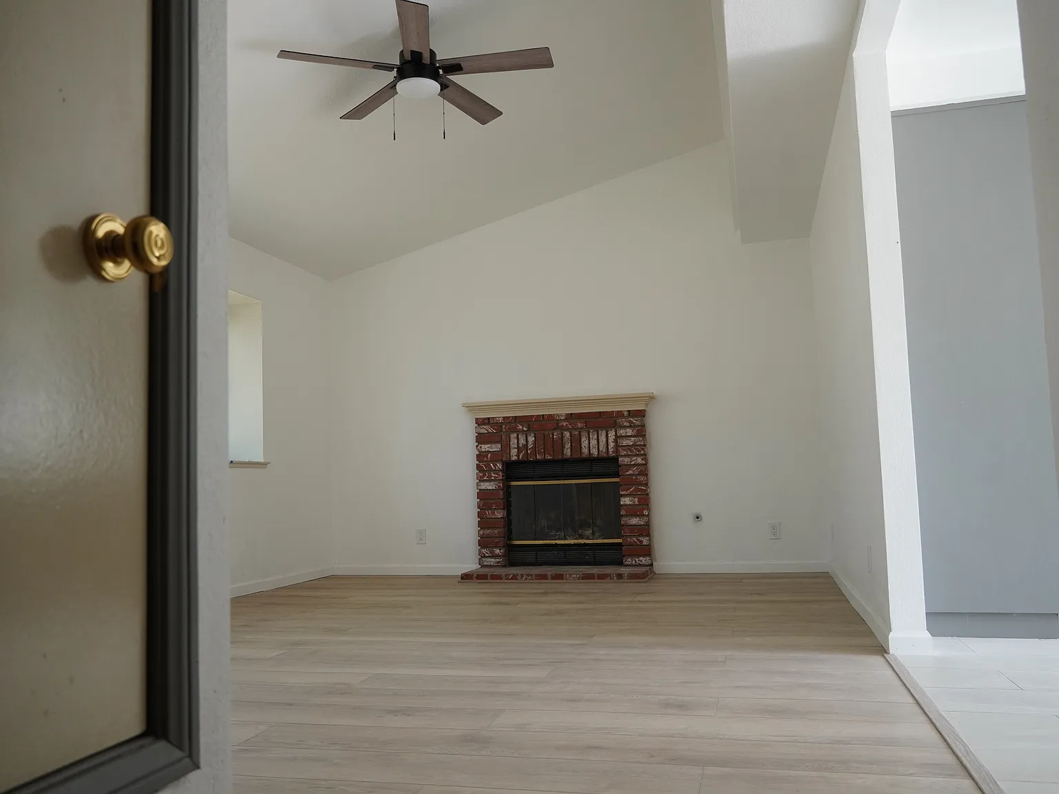2 bed, 1200 sqft, $2,599 — Photo 3