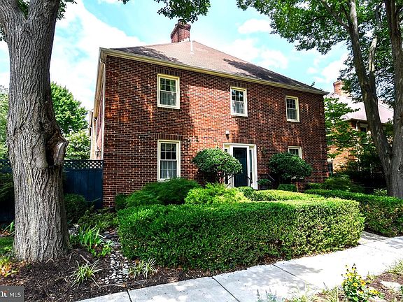 2nd image of 445 Old Town Ct