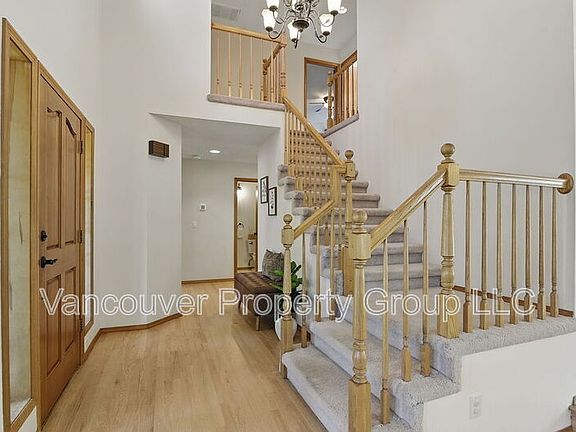 4th image of 10711 NE 31st Ave