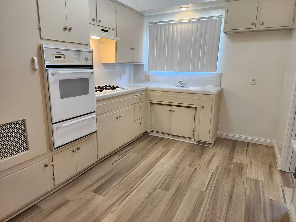 1st image of 514 S Barranca Ave