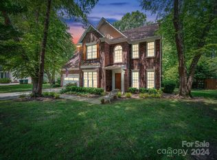 1208 Ashley Creek Dr, Matthews, NC 28105