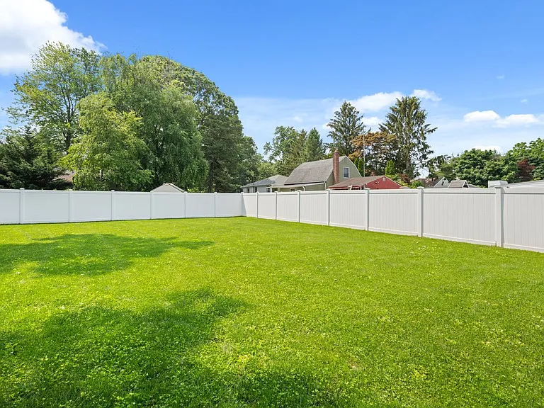 25 Lorraine Ct #1 — Photo 15