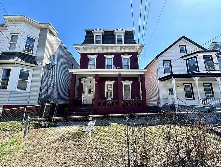 1st image of 13 3rd St #C