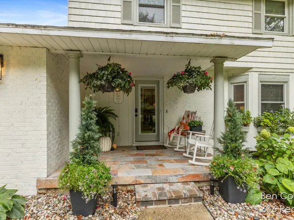 121 Parnell Ave NE, Lowell, MI 49331