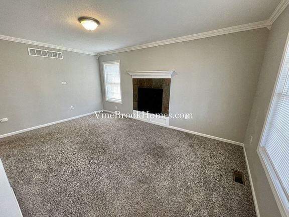 3rd image of 613 Oakland Ave