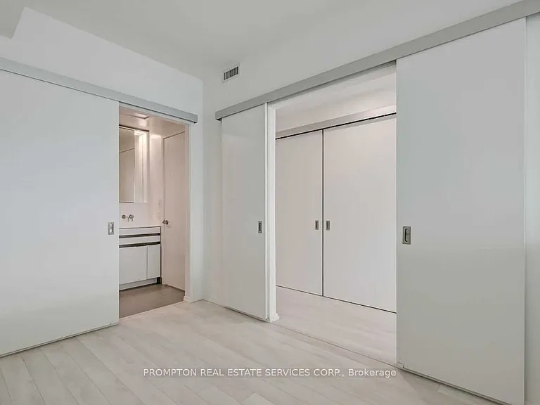 197 Yonge St #3511 — Photo 4