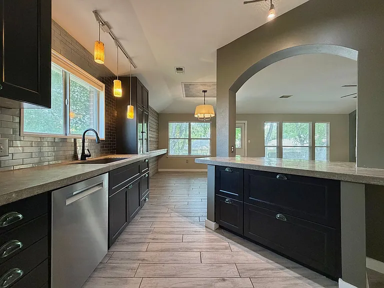 12518 Zeller Ln — Photo 8