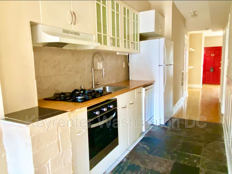 1 bed, 1.0 bath, 800 sqft, $1,575 — Photo 3