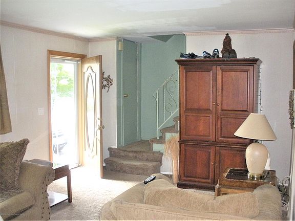 4th image of 129 Trafford St