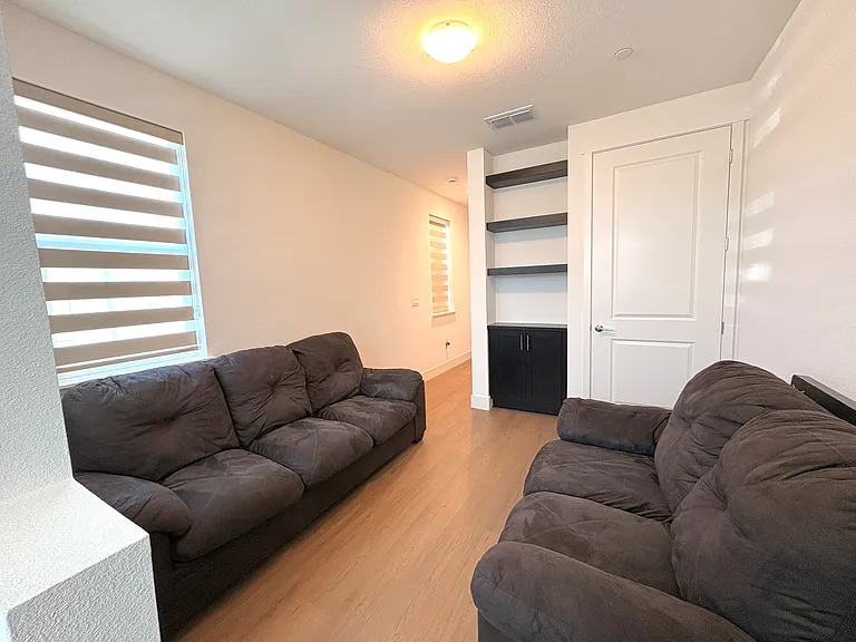 17061 Aldergrove Ct — Photo 8