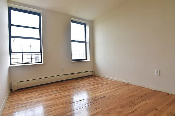 Rented by Clove Realty LLC | media 2