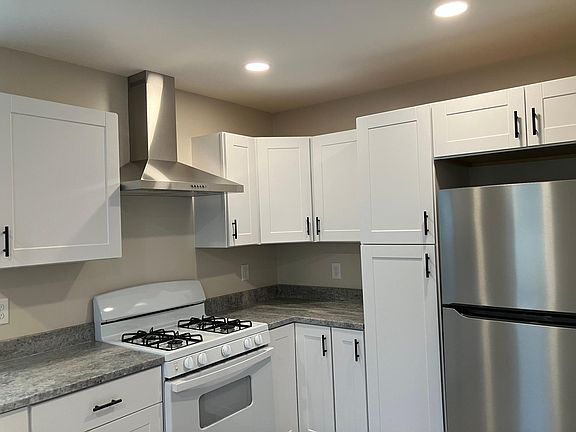 5th image of 18 Chestnut St #18