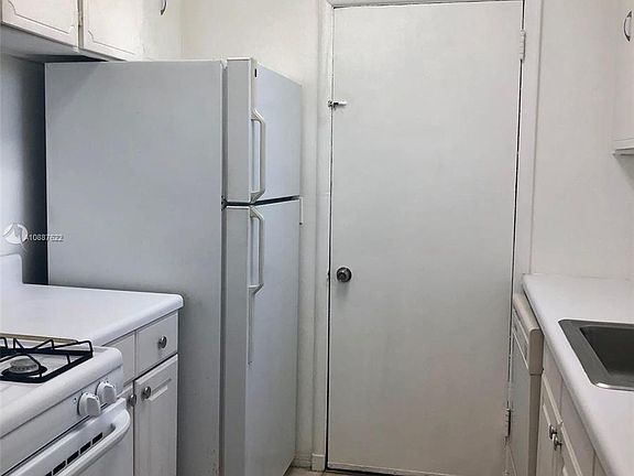 5th image of 9350 E Bay Harbor Dr #7