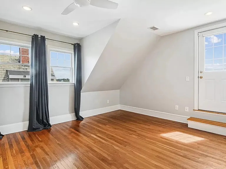 12 Victoria St #2 — Photo 13