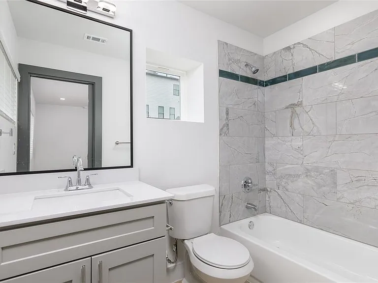 2801 Weisenberger St #101 — Photo 20