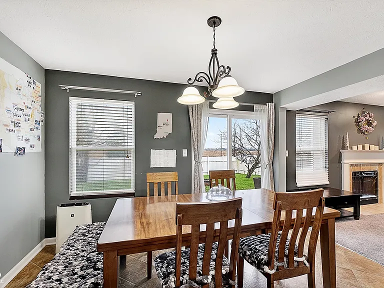 15472 Old Pond Cir — Photo 9