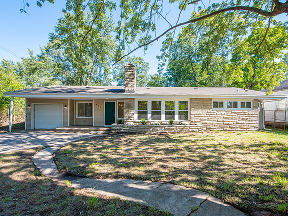 2nd image of 951 Wright St