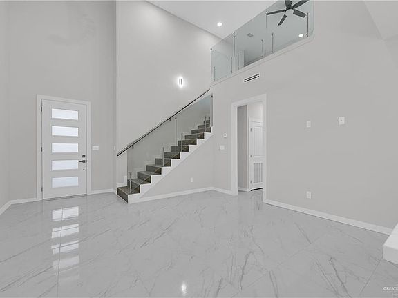 5th image of 1836 Sunset Dr