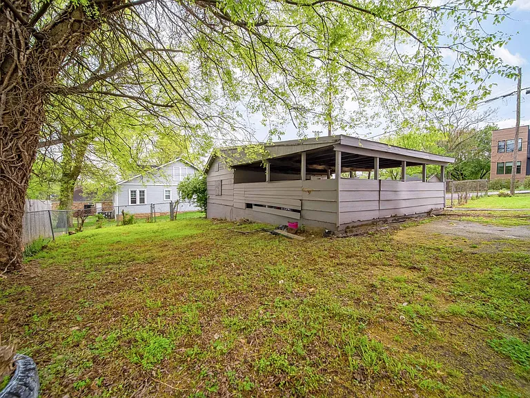 1507 Meridian St — Photo 23