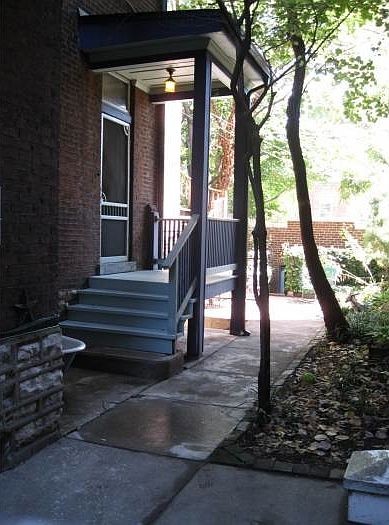 kitchen porch entrance f