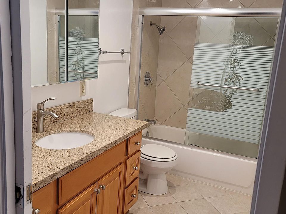 1st image of 240 Richfield Dr APT 3