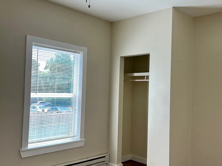 1023 E Haskell St — Photo 9