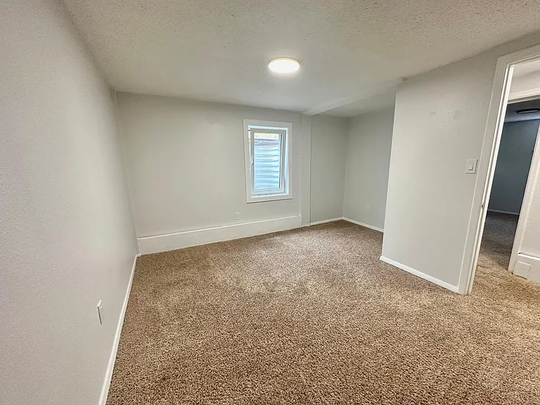 1180 Terry St — Photo 9
