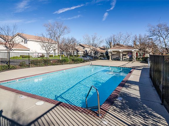 2nd image of 3408 Apollo Cir