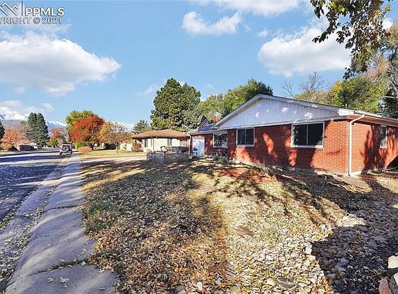 3rd image of 1514 Hollyhock Dr