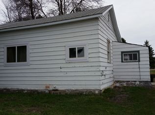 12843 South St, Edinburg, ND 58227