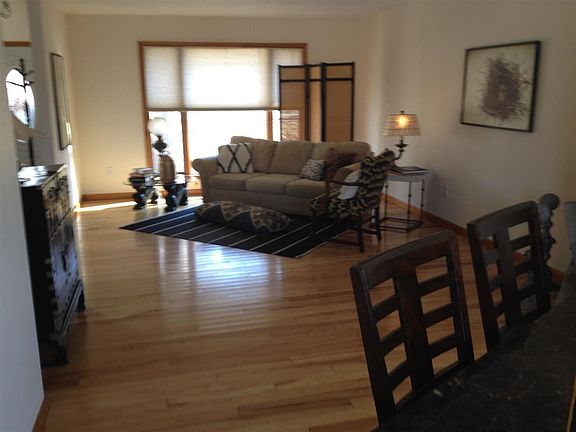 4th image of 2348 E Linden Hill Dr
