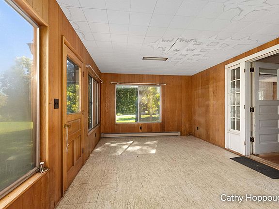 4th image of 821 Jefferson Rd