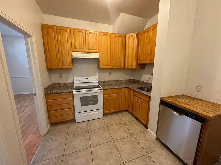 5526 Howe Street — Photo 18