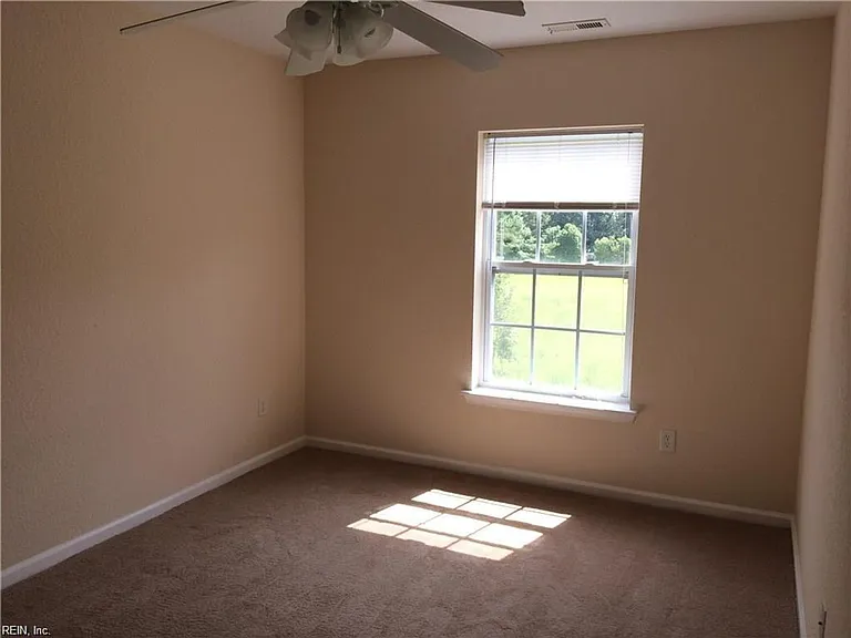 604 Teton Cir — Photo 17