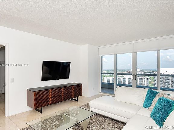 5th image of 21055 NE 37th Ave APT 2404