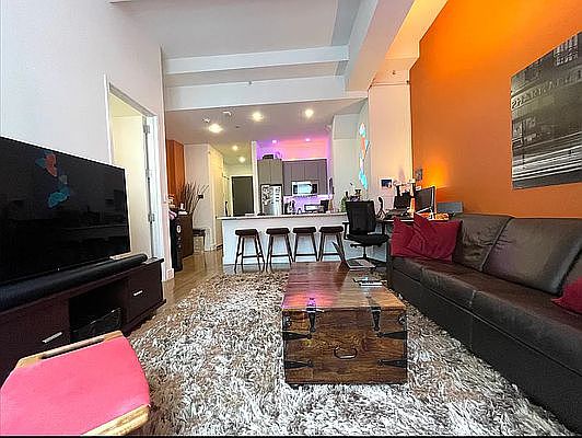 5th image of 321 W 37th St Penthouse E