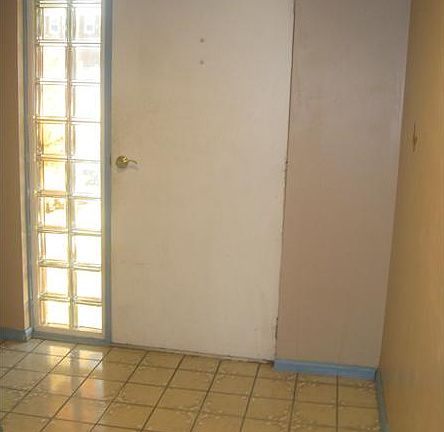 3rd image of 9768 Sweetbriar Dr