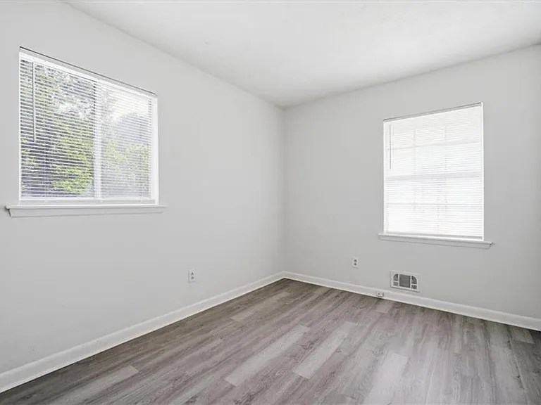 1947 Grange Dr SE — Photo 10