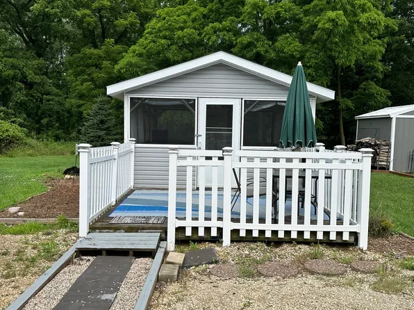 29/370 Woodhaven Lakes, Sublette, IL 61367