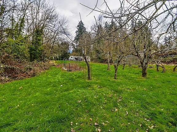 4th image of 0 1st St