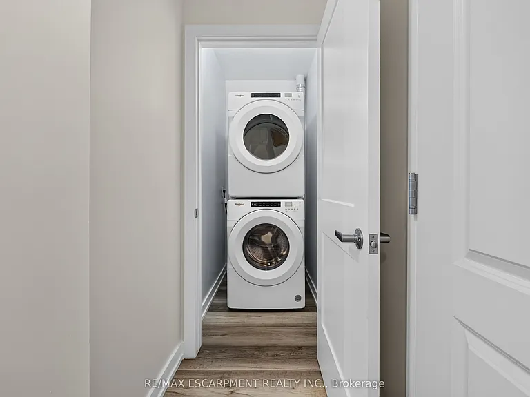 460 Dundas St E #522 — Photo 34