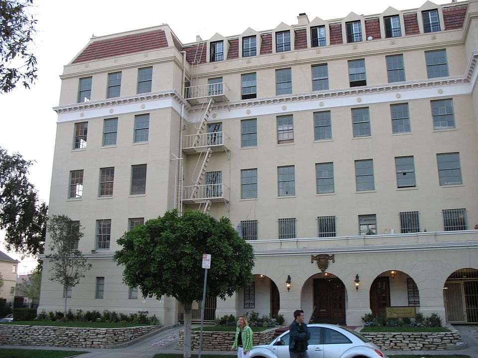 15 Unit Building
